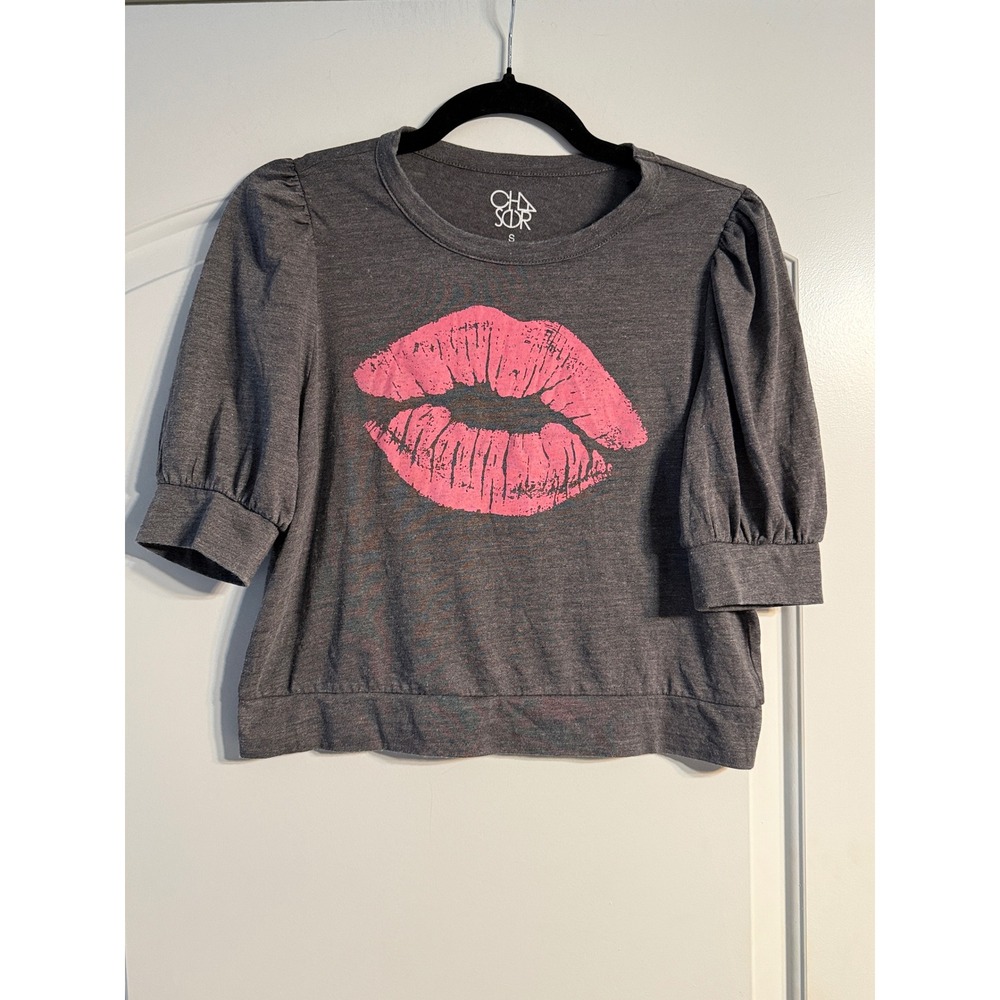 Chaser Graphic Lips Puff Sleeve Top Small Grey Pink NWT Cropped Crew Neck Edgy